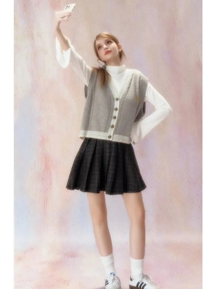 Embroidered V-Neck Knit Jacquard Vest Cardigan【s0000006472】