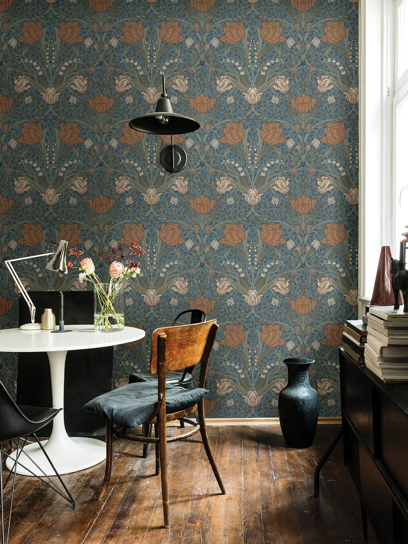 Filippa Tulip Wallpaper